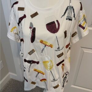 QUEEN OF SPARKLES White Tee with Sequin Wine Design